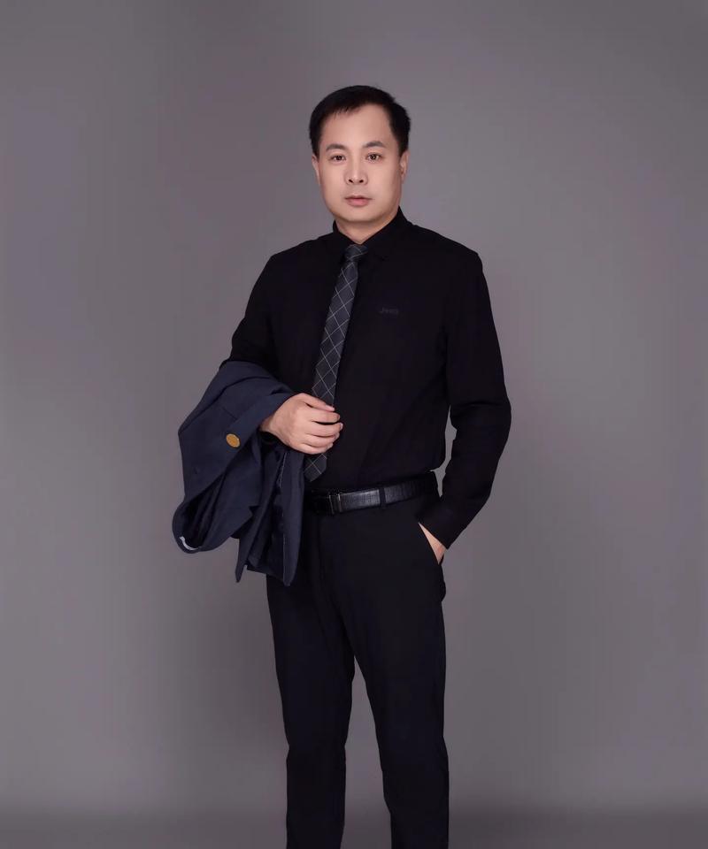 慧眼识人，成就大事（一对慧眼，成就一生）