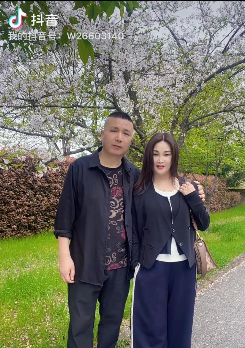 幸福的一家人（家庭温馨，幸福长久）