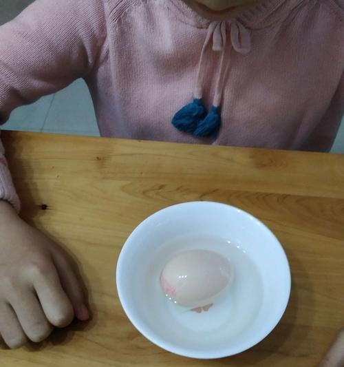 小鱼儿和他的实验（通过盐水浮鸡蛋实验，发现科学的奥妙）