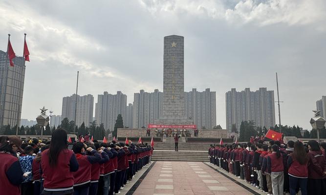 清明悼念——一个老兵的扫墓之行（走进陵园，寻找烈士的踪迹）