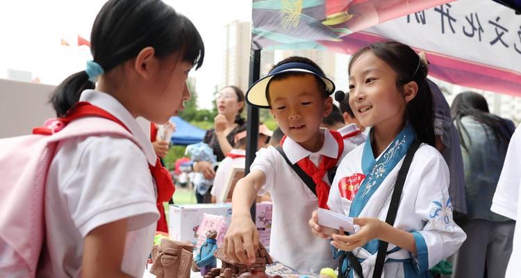 多彩的六一活动（孩子们的欢乐时光）